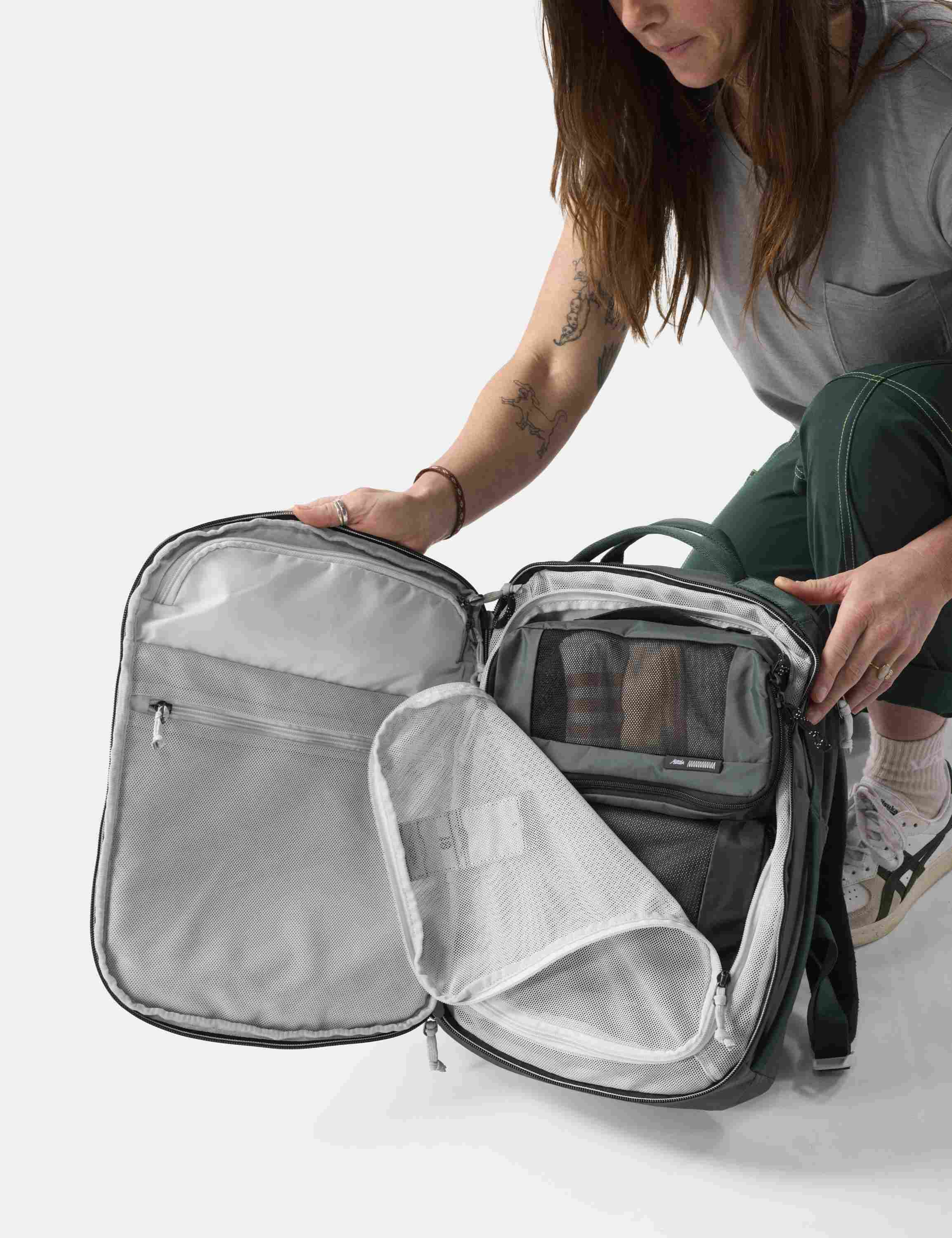 reiserucksack, organizer, multi-fach, reissverschluss, mesh-tasche
