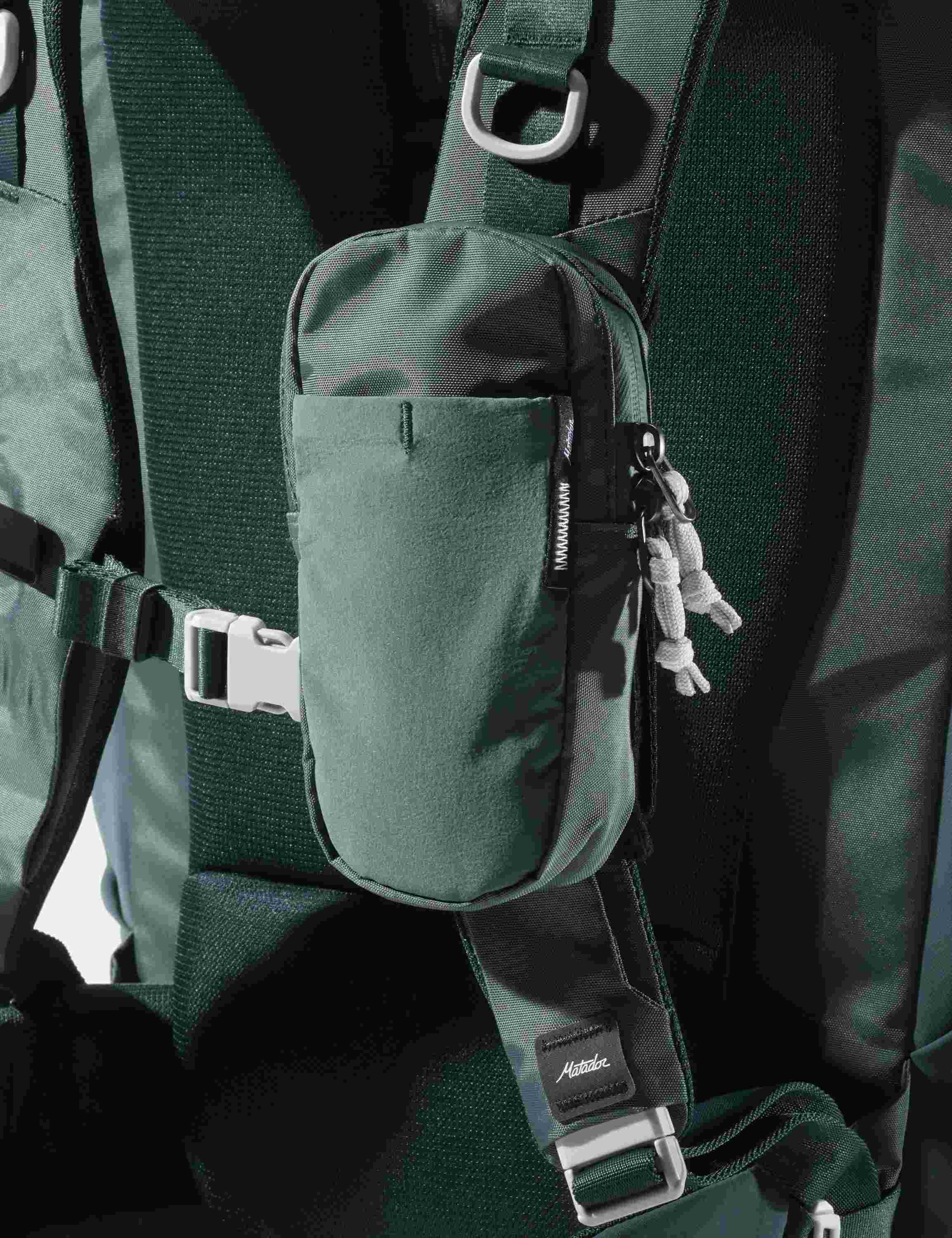 Rucksack, Hüftgurtdetail, Kleine Tasche, Gurtband, Reißverschlussanhänger