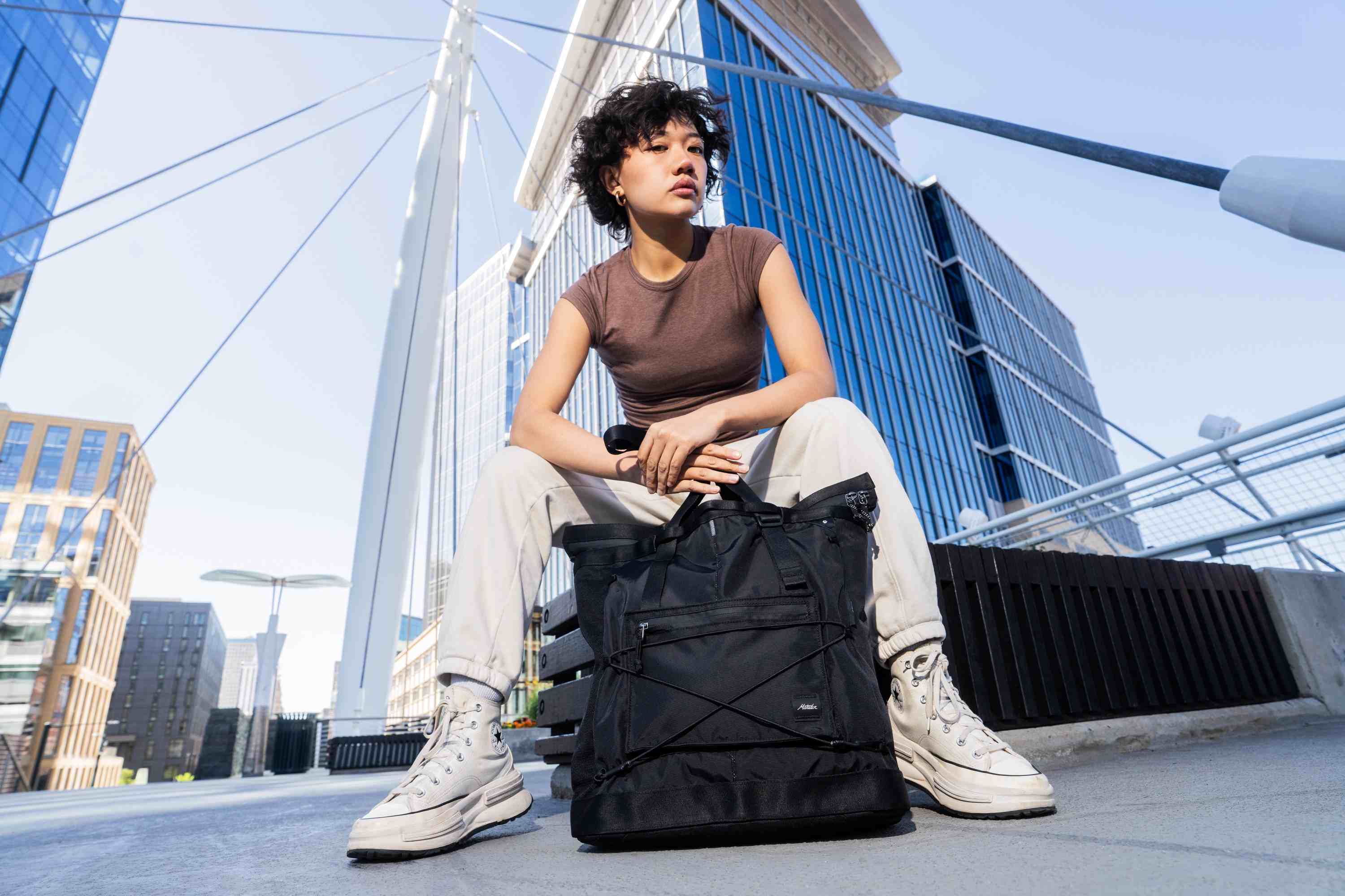Tasche, schwarze Tasche, Tragetasche, Bag mit Schnallen, Urbaner Stil