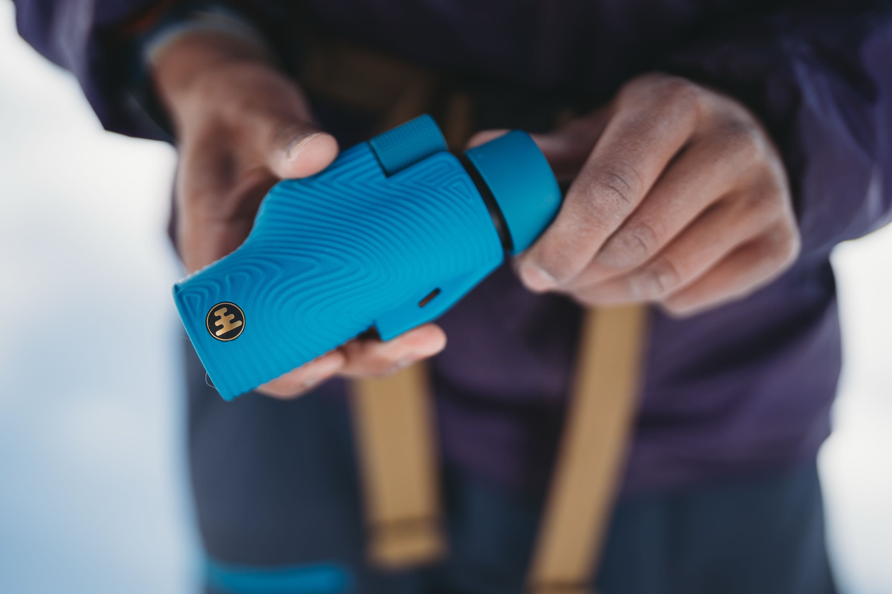 blau, Wasserflasche, Griff, Griffstück, Strukturierte Oberfläche