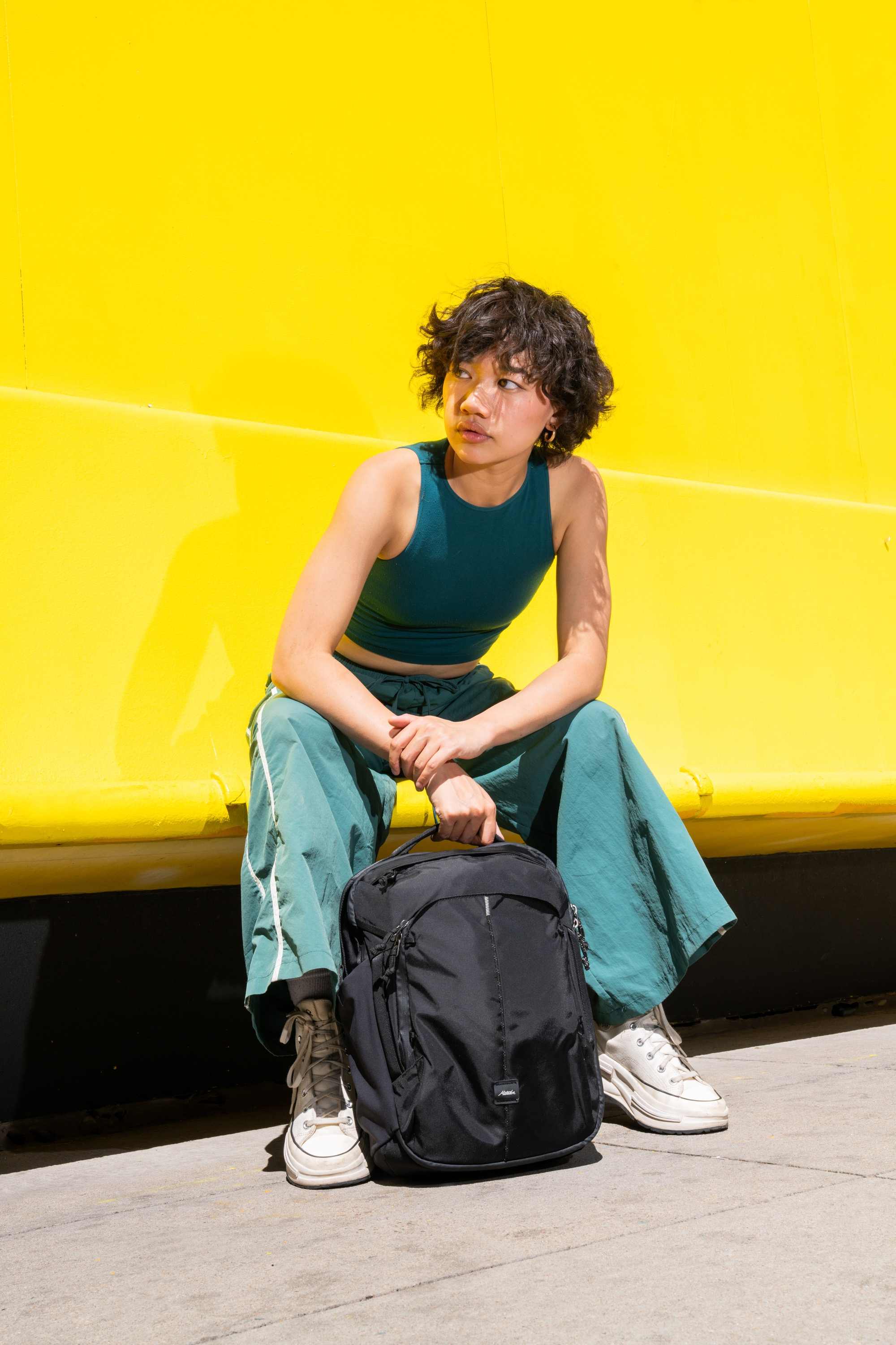 Rucksack, urban,  croppedtop, Tanktop, grüne Hose