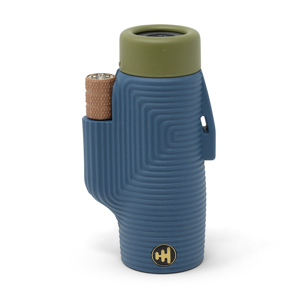 thermoflasche, isolierte Flasche, blau, Rillenmuster, braune Deckel